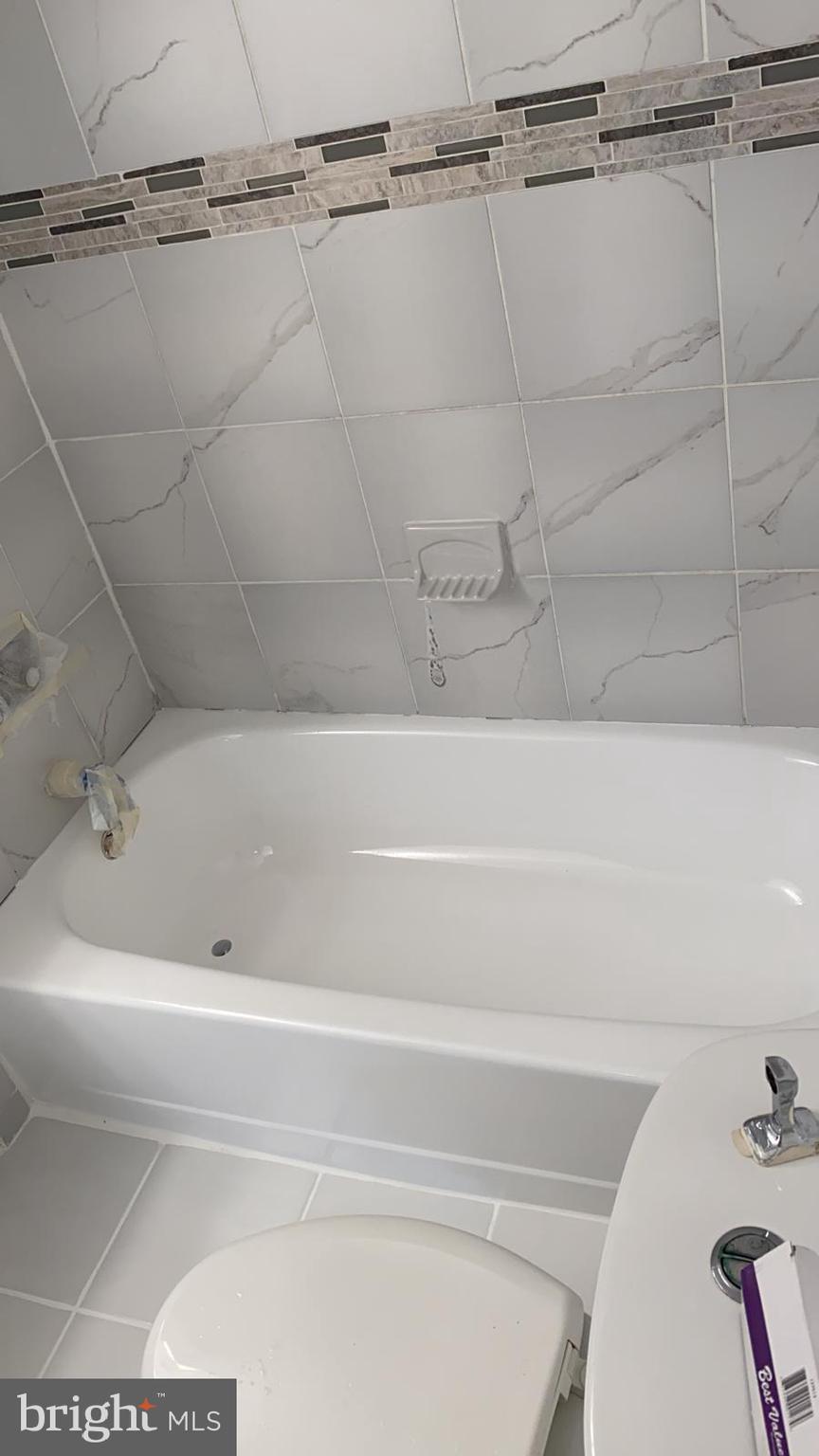 5505 Seminary Road, Unit 1418N Falls Church, VA 22041 - Photo 35 of 35 Updated Tub