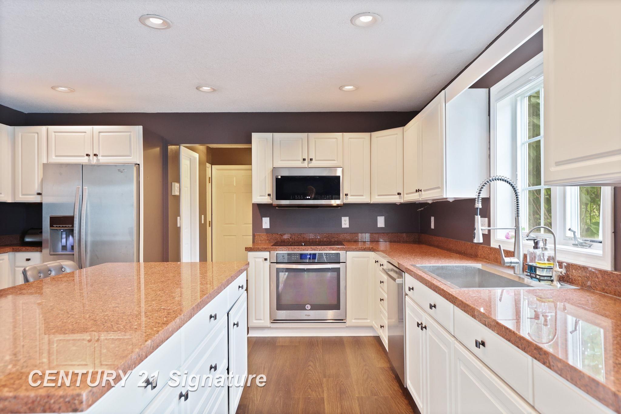 4111 Autumn Ridge Saginaw, MI 48603 - Photo 15 of 76 50182381-ecfa9a37-d803-44ee-a2a8-cc4945e2c52b.JPG