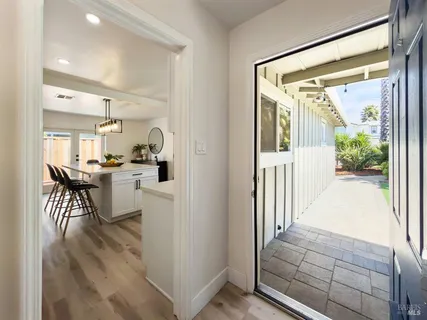 $879,000 | 1 Alta Drive, Petaluma, CA 94954