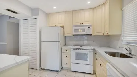 $2,000 | 310 South J Street, Unit 2, Lake Worth Beach, FL 33460