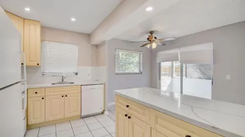 $2,000 | 310 South J Street, Unit 2, Lake Worth Beach, FL 33460