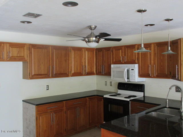 7075 Bryant Road Cocoa, FL 32927 - Photo 10 of 10 Kitchen