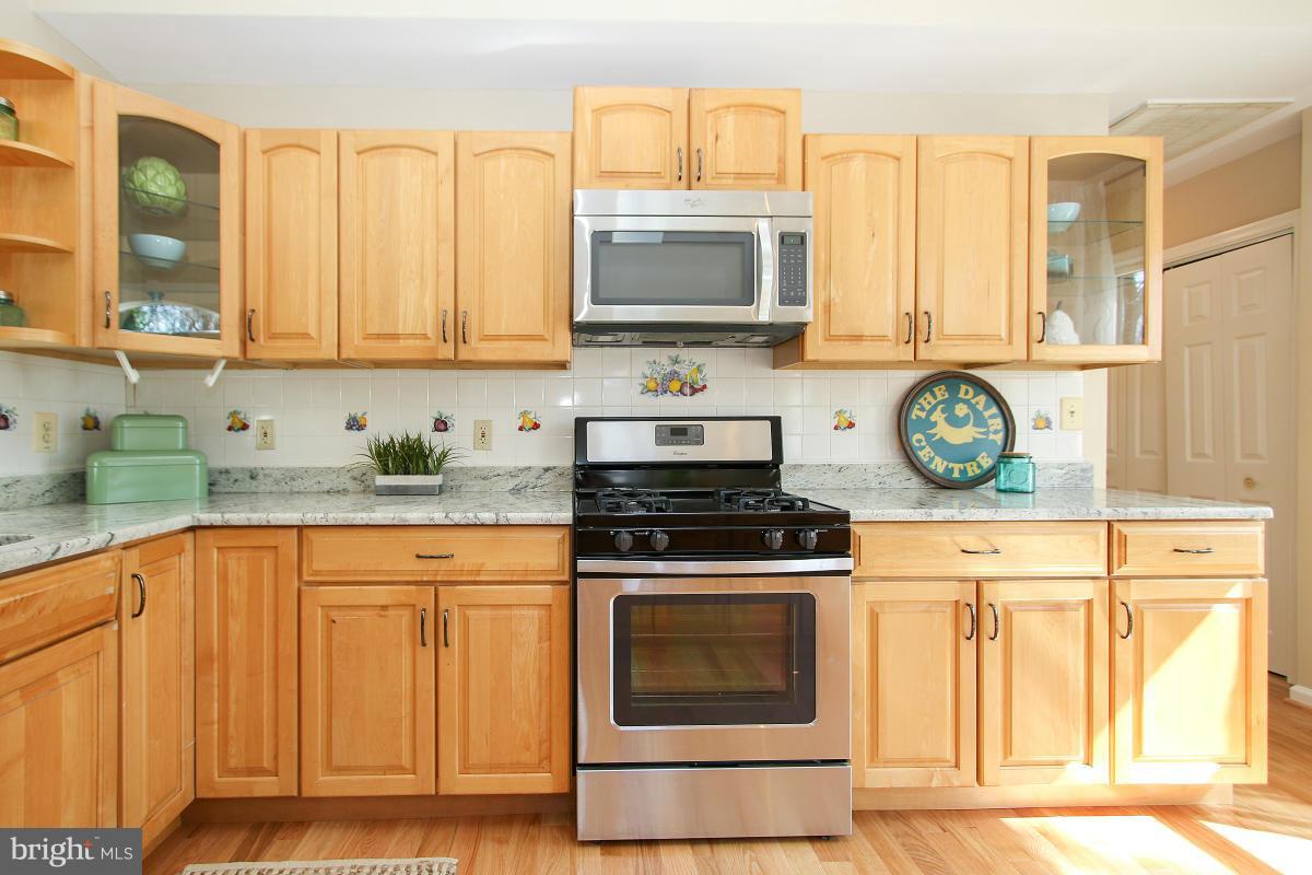7613 Gresham Street Springfield, VA 22151 - Photo 8 of 30 Kitchen