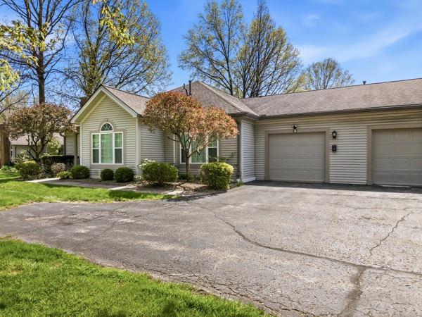 19 Stone Ridge Boulevard Hermitage, PA 16148 - Photo 2 of 40 Single Car attached garage