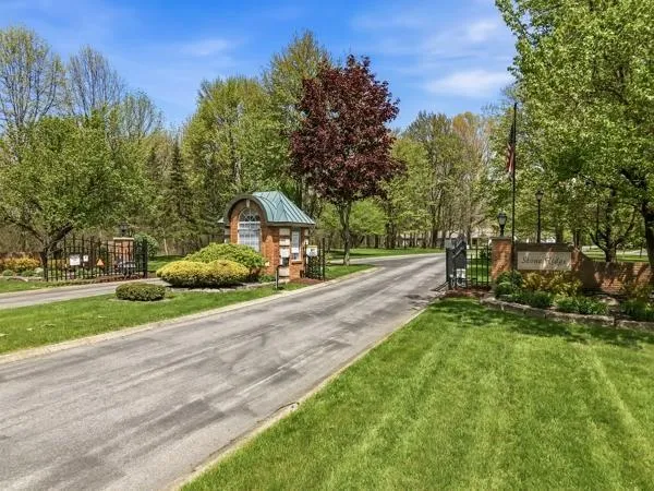 $280,000 | 19 Stone Ridge Boulevard, Hermitage, PA 16148