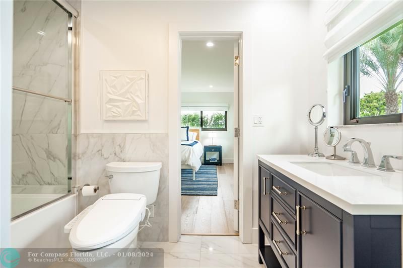 2375 Northeast 29th Street Lighthouse Point, FL 33064 - Photo 32 of 76