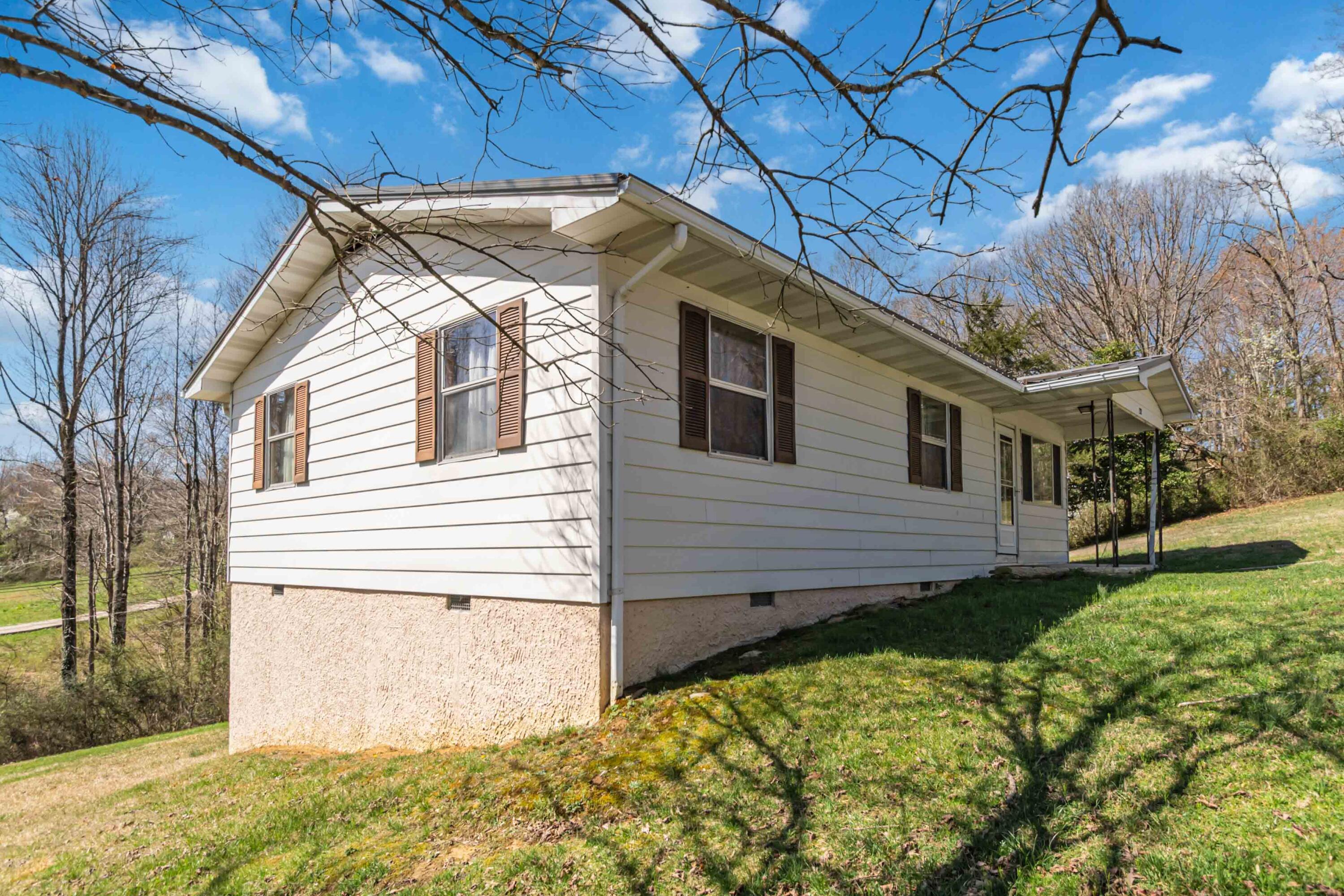 232 Owens Road Stearns, KY 42647 - Photo 3 of 34 003