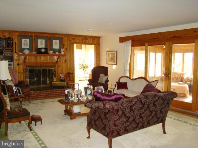 120 Deep Shore Road Denton, MD 21629 - Photo 6 of 22 Living Room