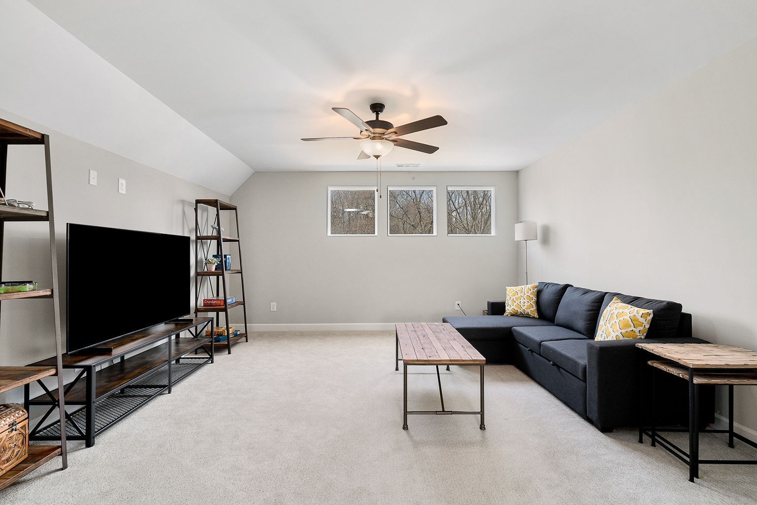 324 Evans Drive Tullahoma, TN 37388 - Photo 38 of 53 a living room with furniture and a flat screen tv
