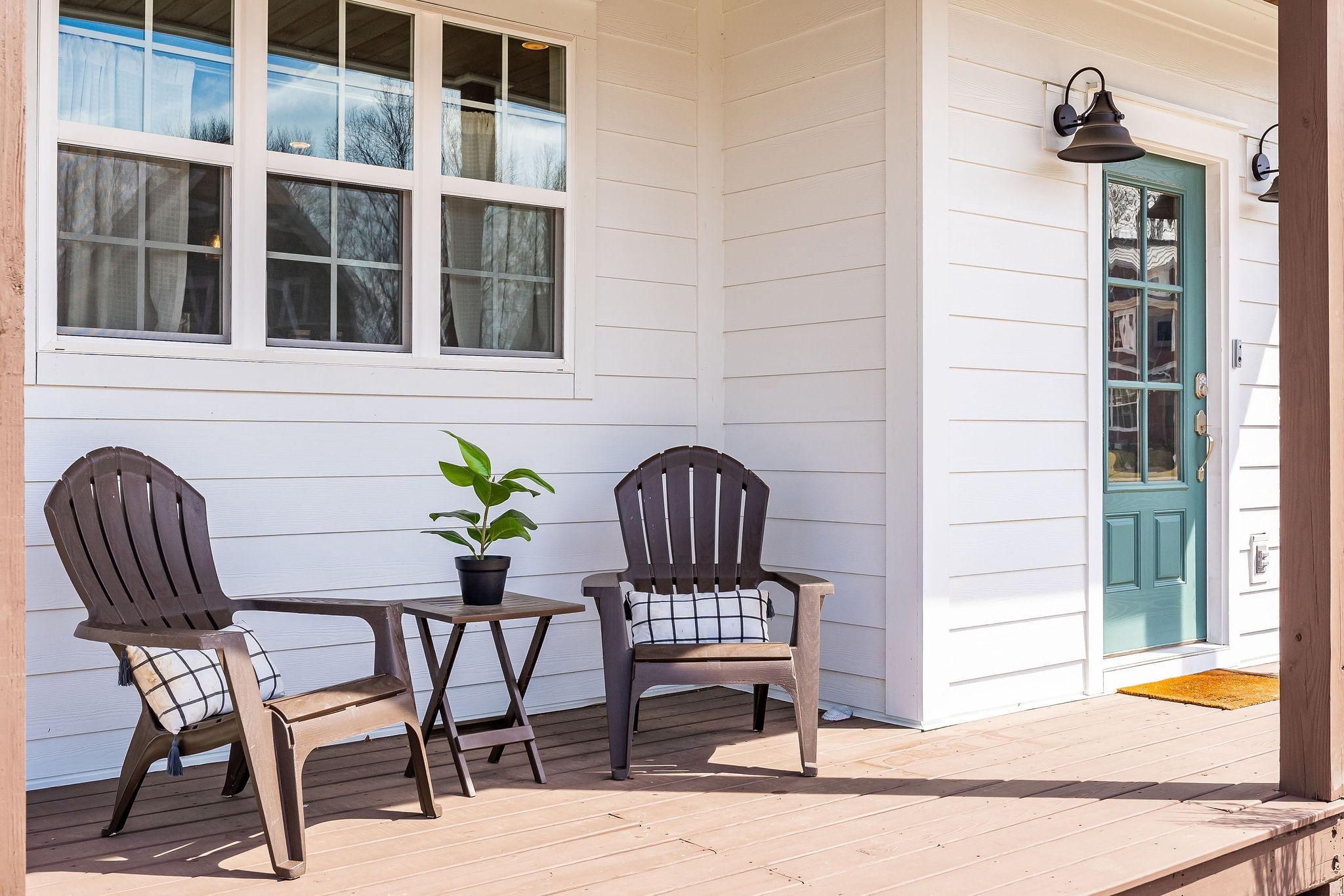 324 Evans Drive Tullahoma, TN 37388 - Photo 9 of 53 a view of balcony with two chairs and a potted plant