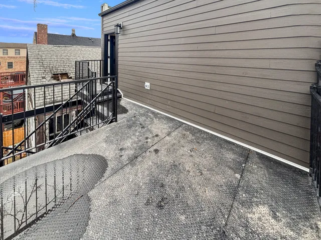 a view of a house with a garage