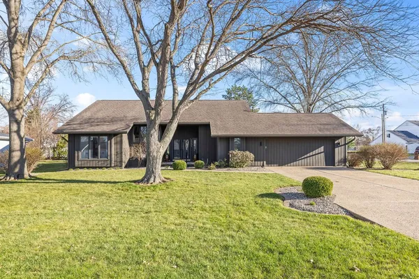 $321,000 | 1731 Oakmont Drive, Decatur, IL 62521