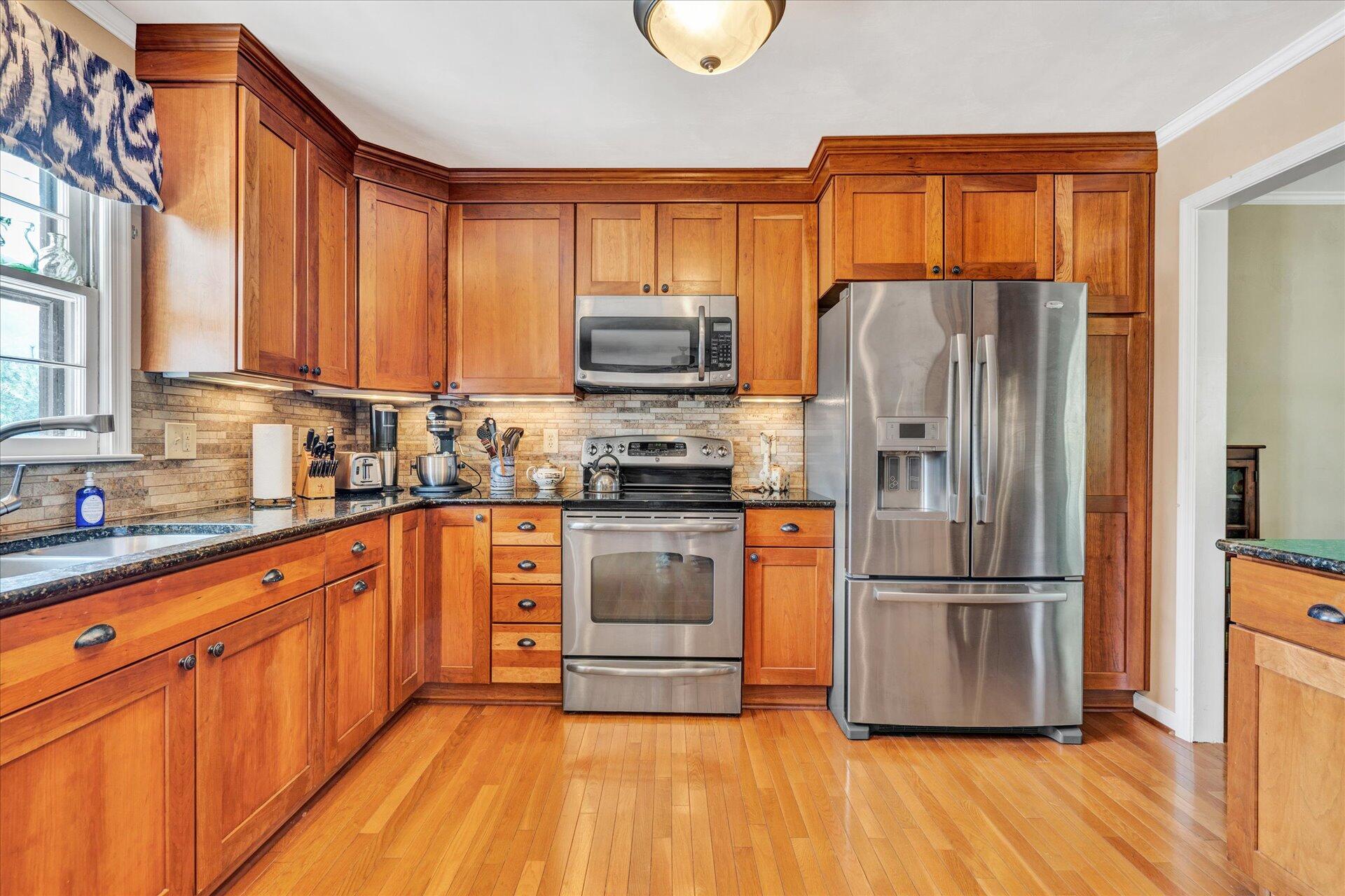 7007 Crown Road Roanoke, VA 24018 - Photo 8 of 35 08-DSC2989