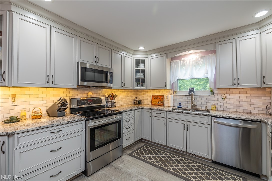 16386 Drake Road Strongsville, OH 44136 - Photo 11 of 32