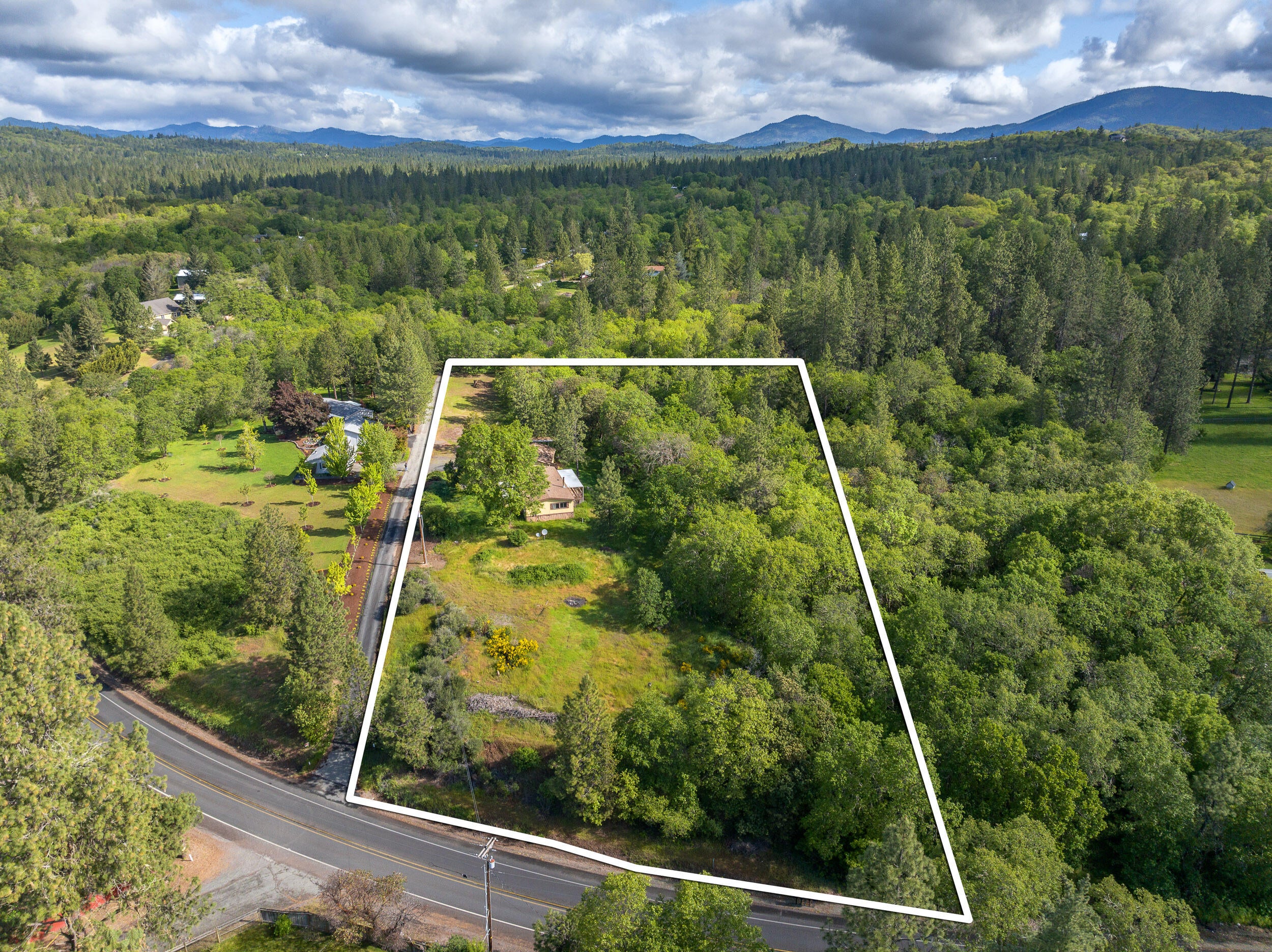 4822 Upper River Road Grants Pass, OR 97526 - Photo 18 of 24 4822UpperRiverRd-001