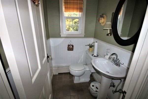 22 Orchard Road Holden, MA 01520 - Photo 7 of 39 Gallery Image 7