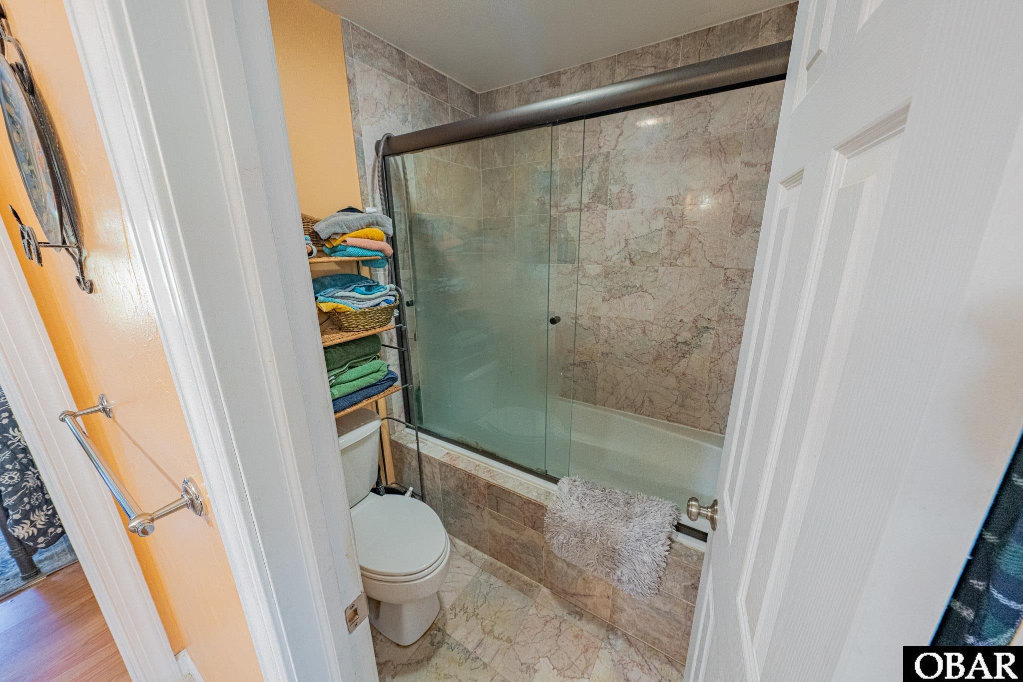 118 Neversail Way Coinjock, NC 27923 - Photo 25 of 50 Jack & Jill Bath