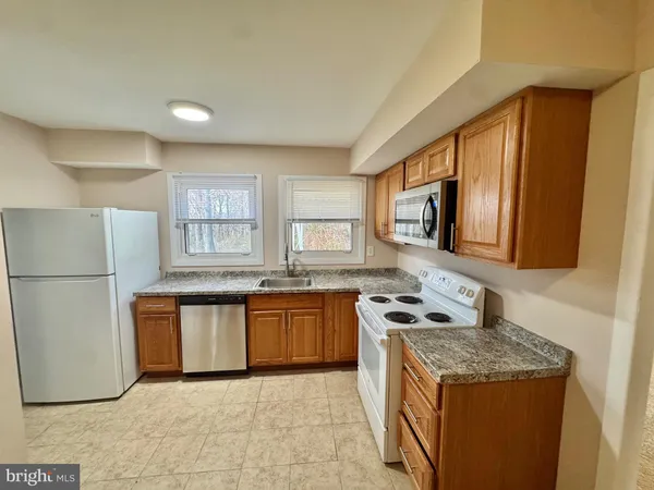 $2,900 | 15758 Pointer Ridge Drive, Bowie, MD 20716