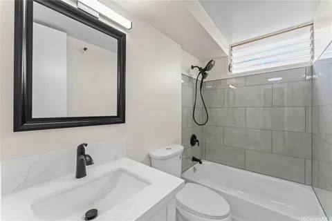$349,000 | 1060 Kamehameha Highway, Unit 3007B, Pearl City, HI 96782