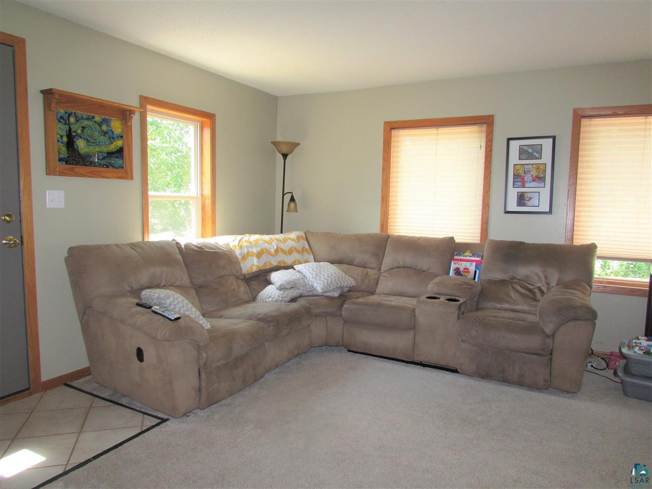 4159 Martin Road Duluth, MN 55803 - Photo 4 of 26 Living room