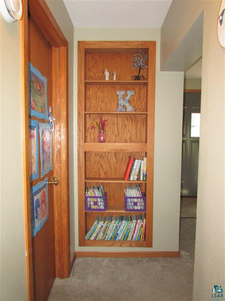 4159 Martin Road Duluth, MN 55803 - Photo 9 of 26 Great built-ins
