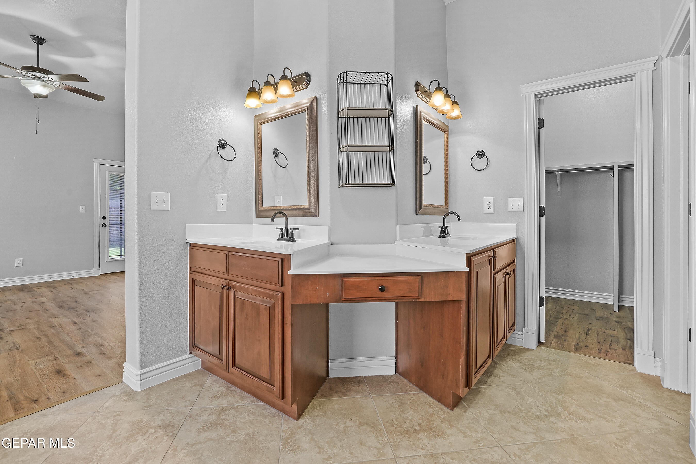 11541 Rafael Serna Lane El Paso, TX 79934 - Photo 23 of 44 Luxury Primary Bathroom