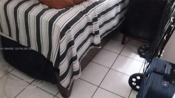 $2,000 | 10000 Northwest 80th Court, Unit 2463, Hialeah Gardens, FL 33016