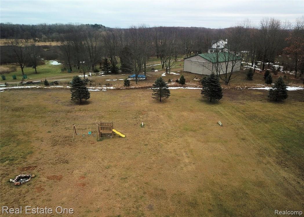 9501 Iosco Ridge Drive Gregory, MI 48137 - Photo 24 of 28 DJI_0004.jpg