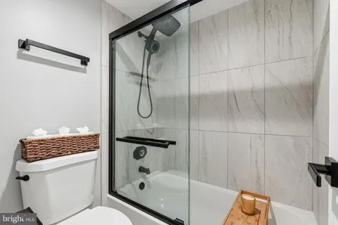 $369,999 | 307 Yoakum Parkway, Unit 706, Alexandria, VA 22304