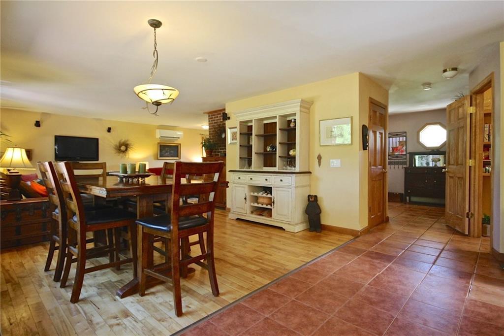 47 Beech Hill Road Freeport, ME 04032 - Photo 9 of 33 Eat In Kitchen And Living Room