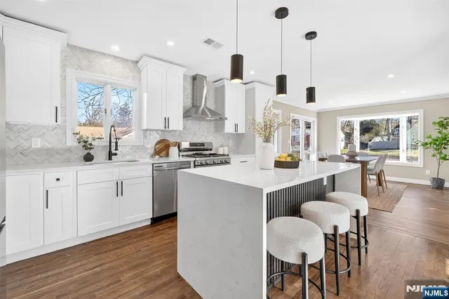 $1,050,000 | 39 Andrew Avenue, Oakland, NJ 07436