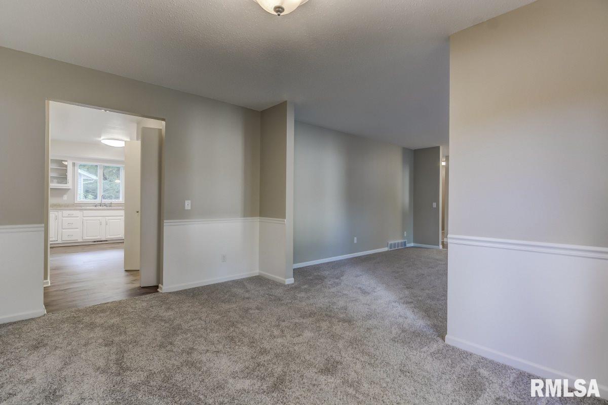 8041 Hunt Road Springfield, IL 62712 - Photo 15 of 34