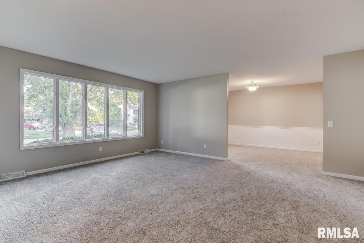 8041 Hunt Road Springfield, IL 62712 - Photo 5 of 34