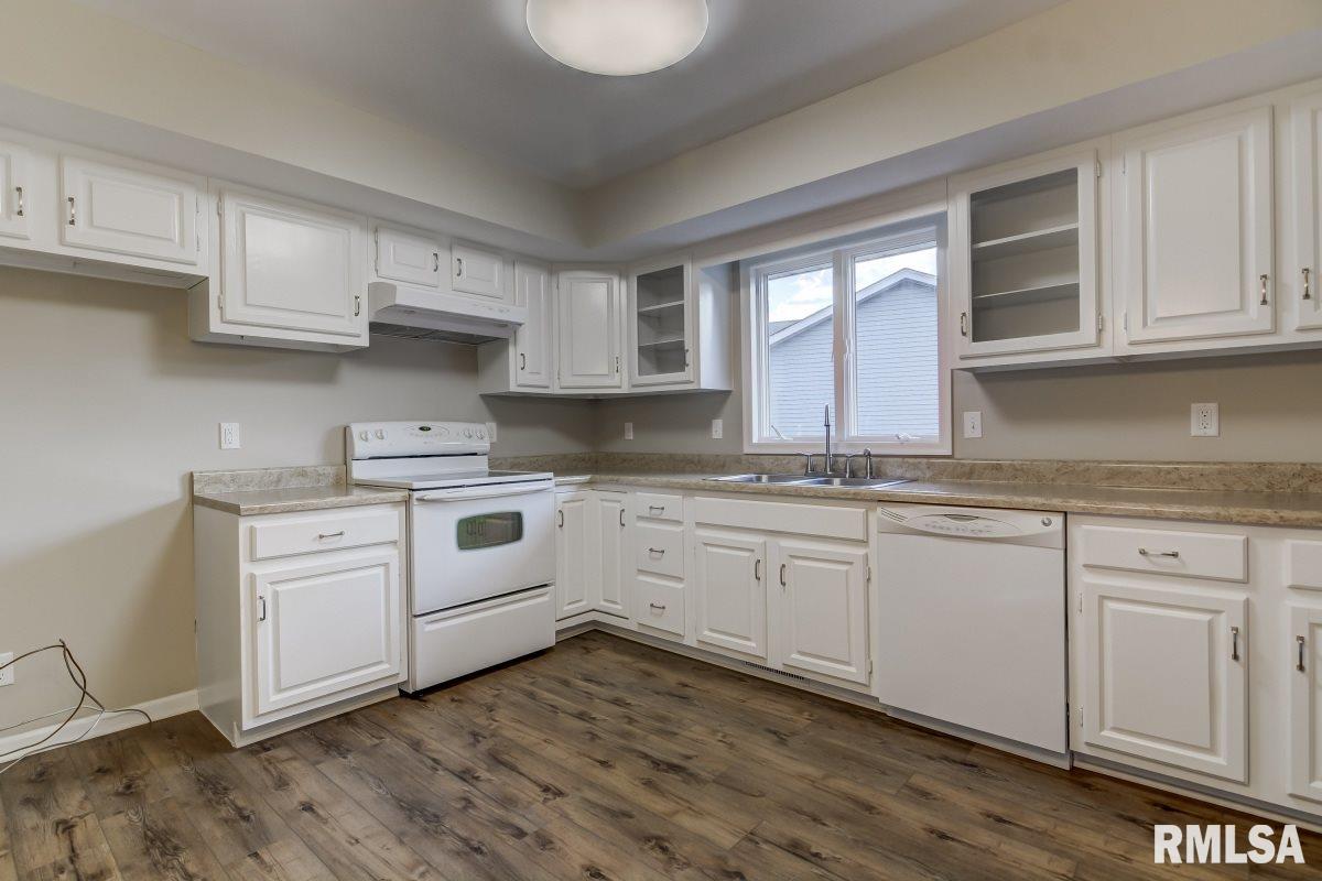8041 Hunt Road Springfield, IL 62712 - Photo 10 of 34