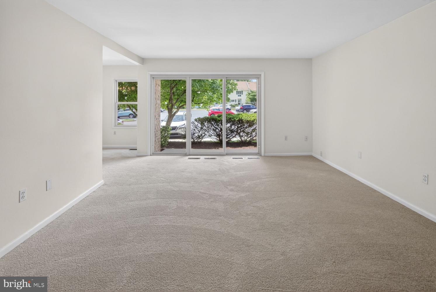 3406 Chiswick Court, Unit 472A Silver Spring, MD 20906 - Photo 8 of 31 Living room