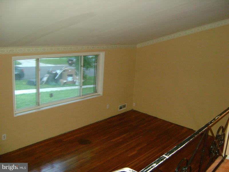 3717 Leverton Street Silver Spring, MD 20906 - Photo 20 of 30 Living Room