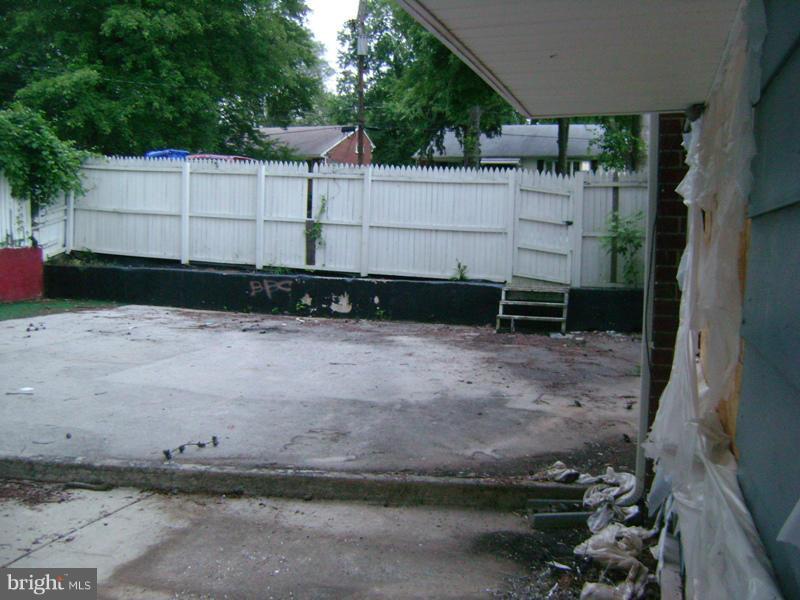 3717 Leverton Street Silver Spring, MD 20906 - Photo 7 of 30 Right side patio