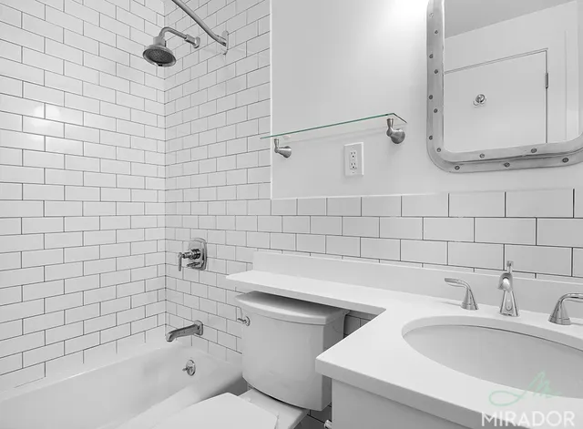 $5,400 | 330 East 39th Street, Unit 18M | Murray Hill