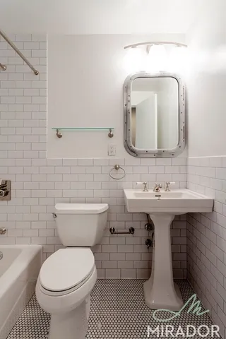 $5,400 | 330 East 39th Street, Unit 18M | Murray Hill