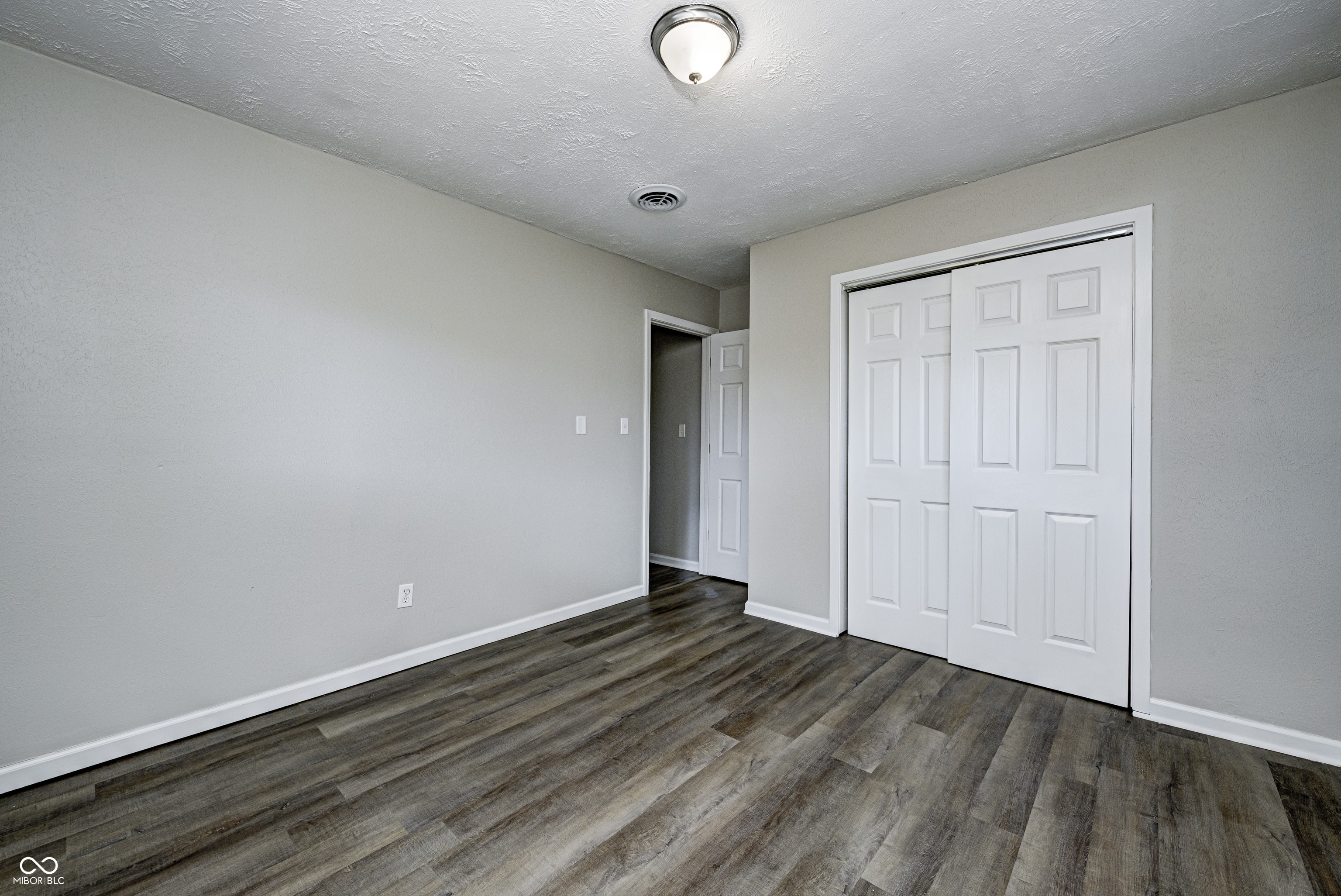 8467 Bluff Road Indianapolis, IN 46217 - Photo 12 of 18