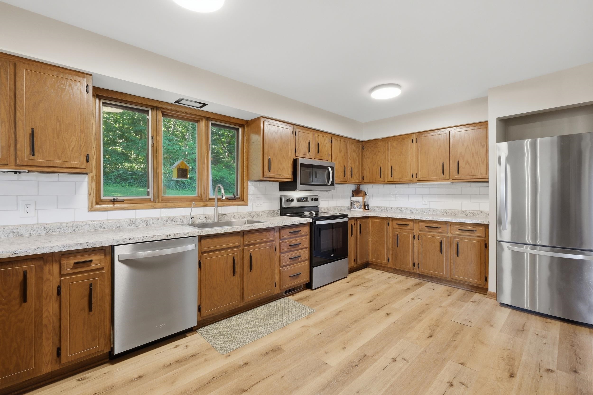 527 Peerless Road Belleville, WI 53508 - Photo 11 of 52