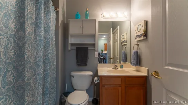 $274,900 | 166 Oak Harbor Drive, Unit 2B, Camdenton, MO 65020