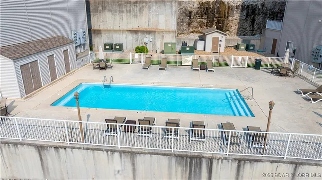 $274,900 | 166 Oak Harbor Drive, Unit 2B, Camdenton, MO 65020