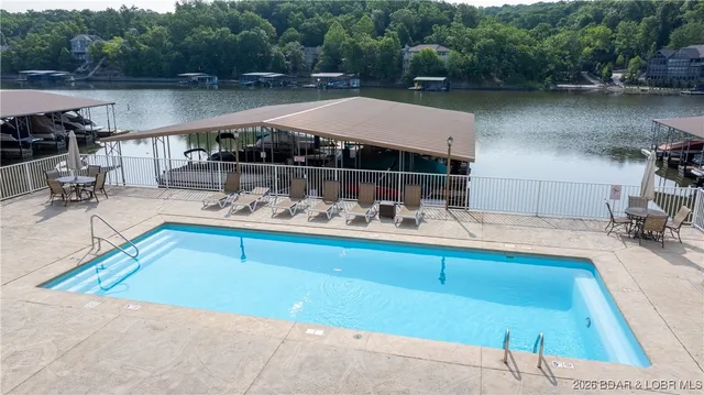 $274,900 | 166 Oak Harbor Drive, Unit 2B, Camdenton, MO 65020