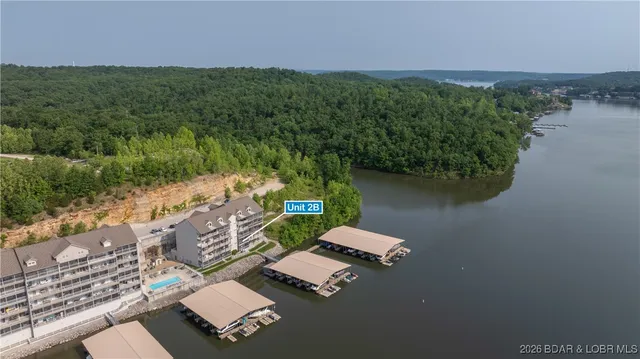 $274,900 | 166 Oak Harbor Drive, Unit 2B, Camdenton, MO 65020