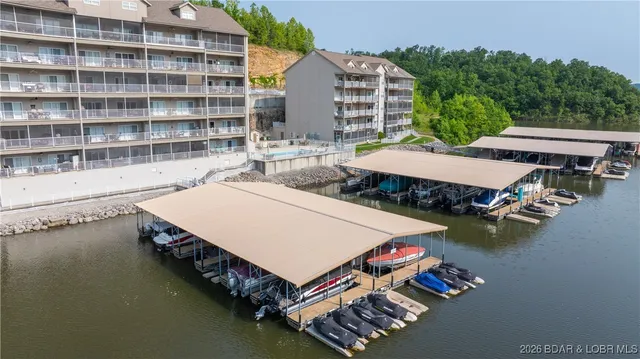 $274,900 | 166 Oak Harbor Drive, Unit 2B, Camdenton, MO 65020