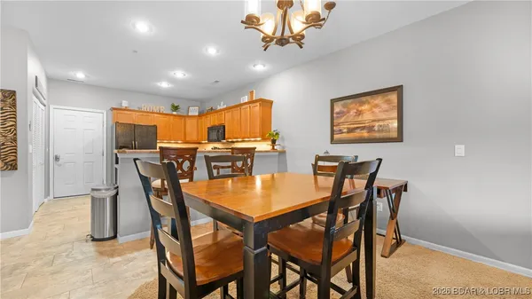 $274,900 | 166 Oak Harbor Drive, Unit 2B, Camdenton, MO 65020