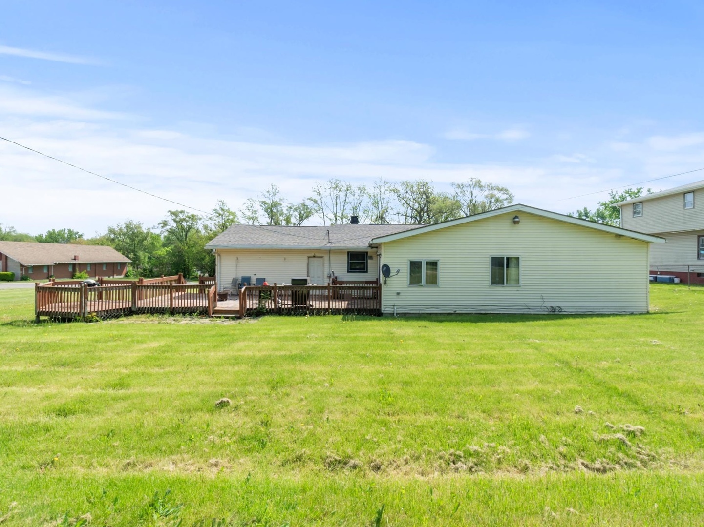 1317 Fairview Avenue Joliet, IL 60432 - Photo 16 of 19 a front view of house with yard and seating