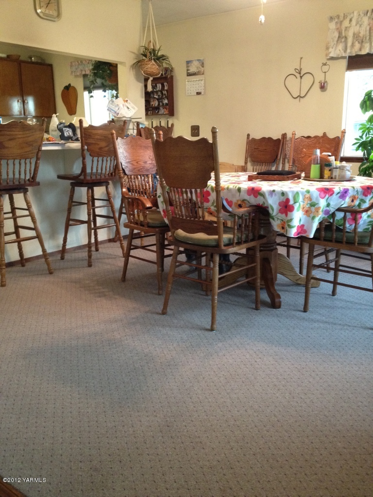 2805 La Framboise Road Moxee, WA 98936 - Photo 14 of 21 a view of a dining room with furniture