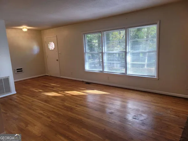 $2,100 | 1204 Jefferson Highway, Winder, GA 30680